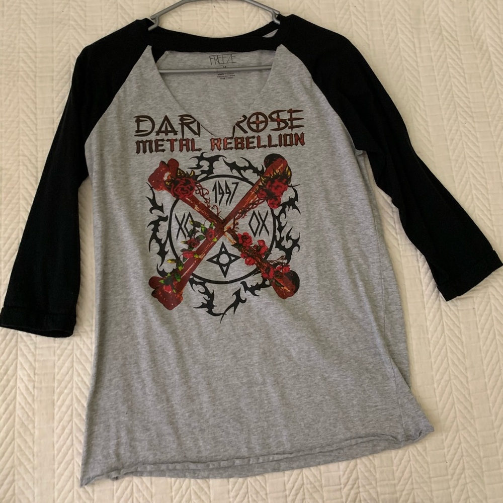 Band Tee V-neck